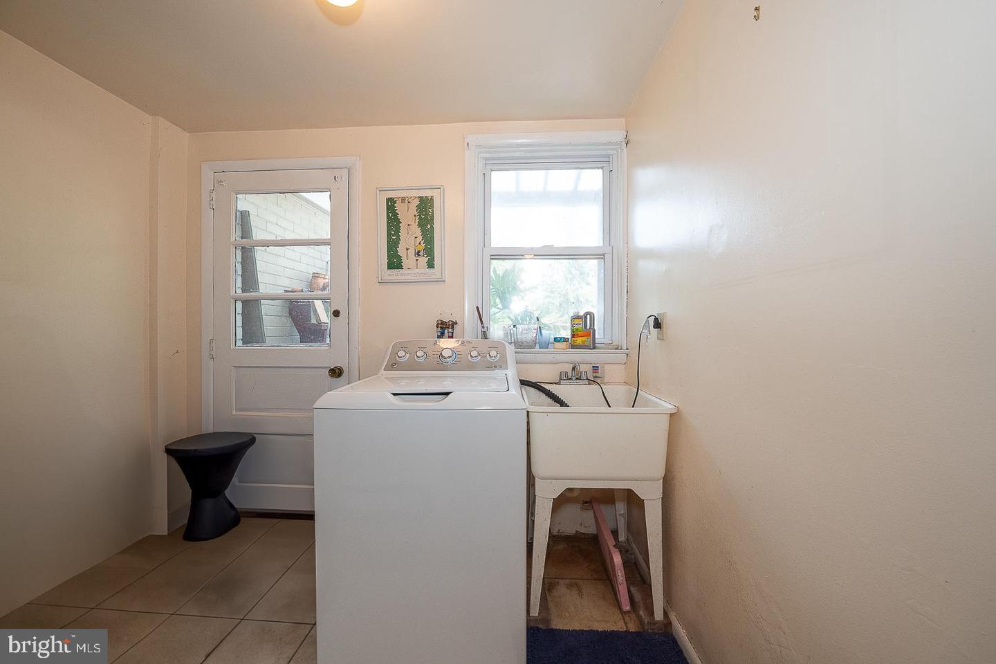 323 Hidden River Rd
