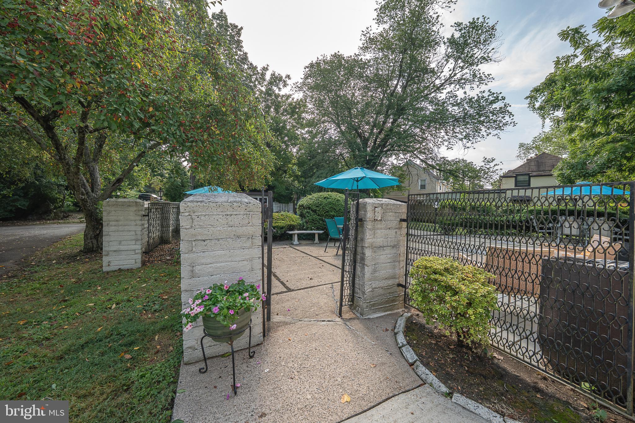 8208 New Second St