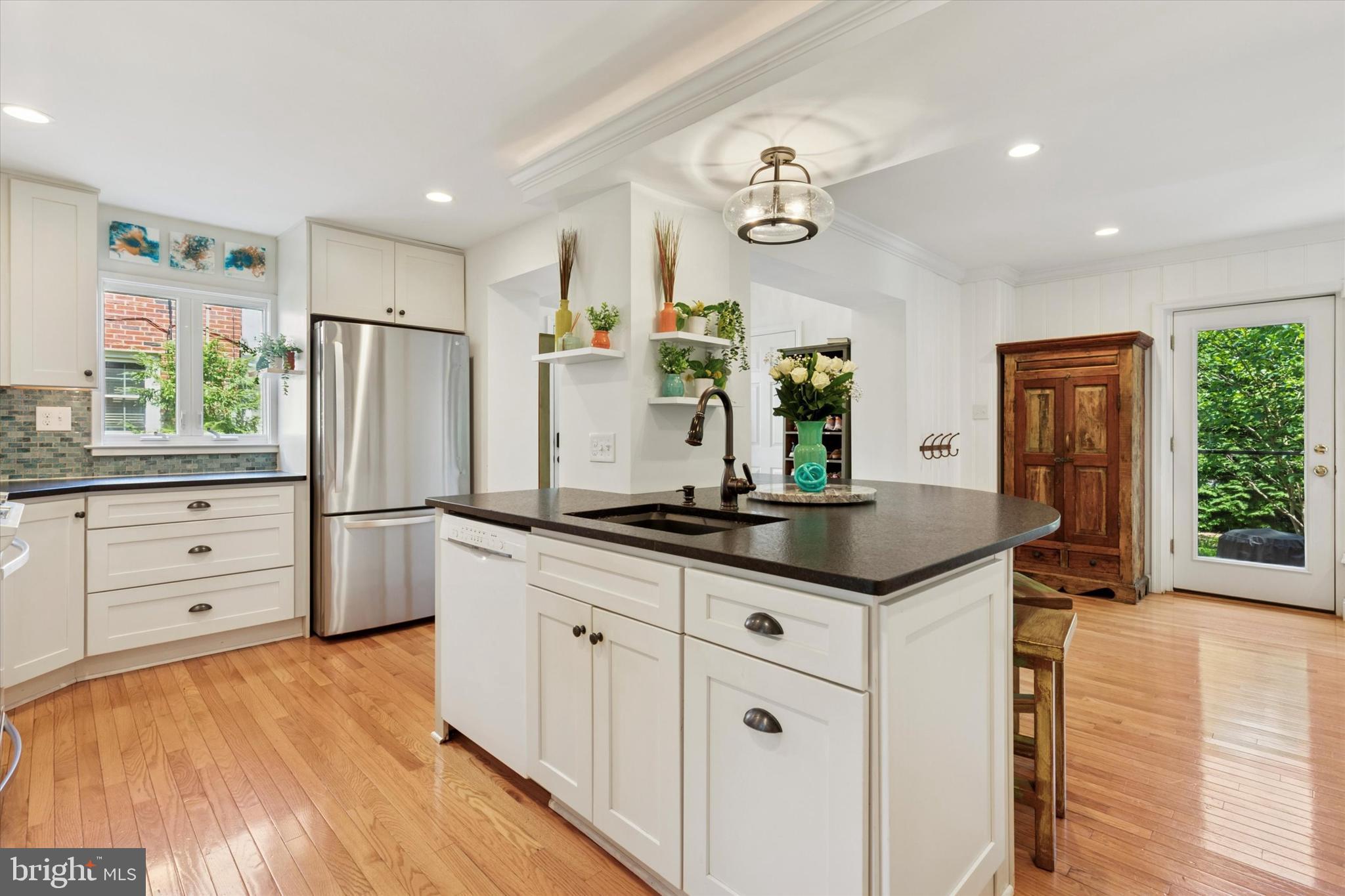 609 Fariston Dr