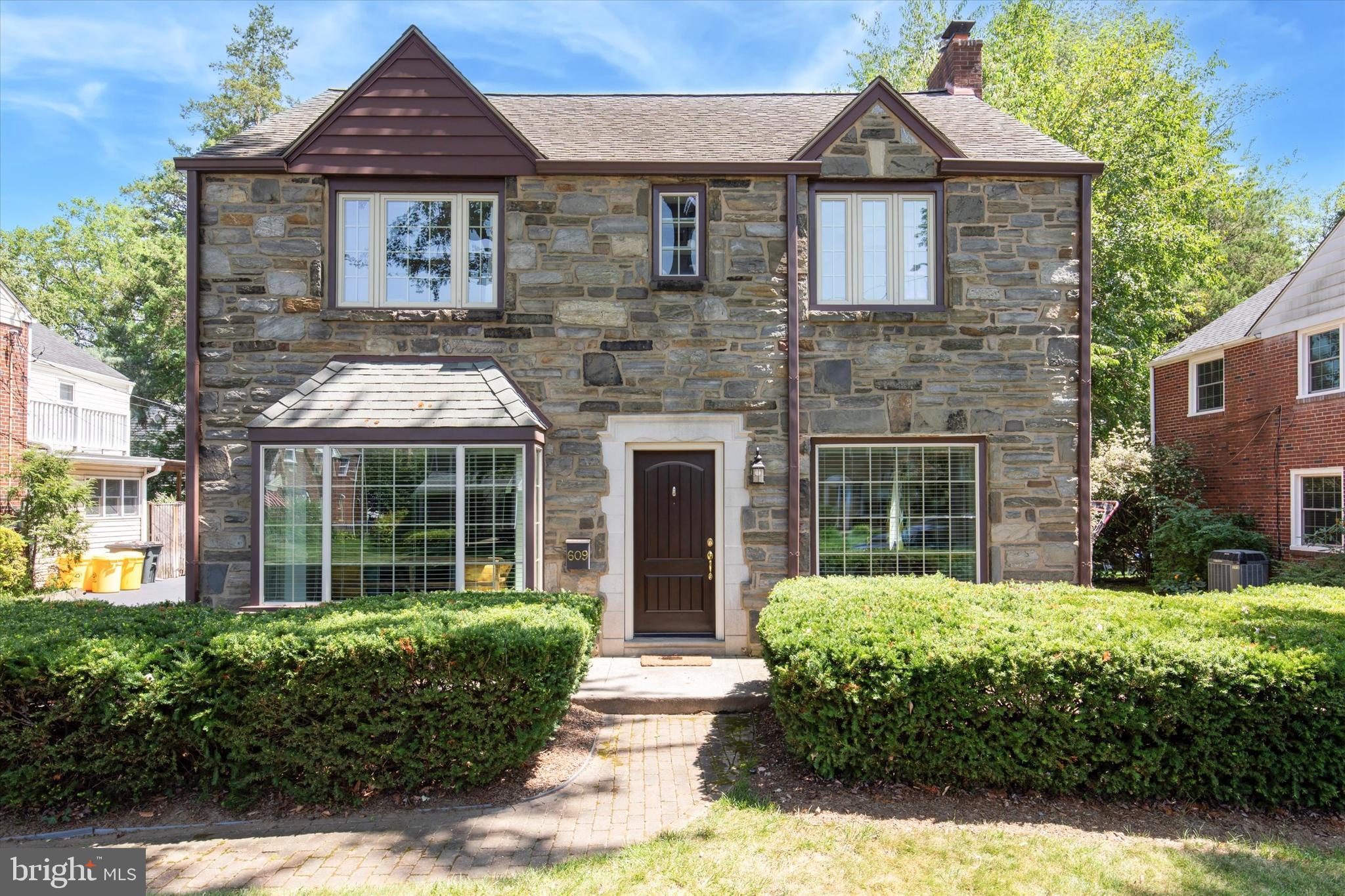 609 Fariston Dr