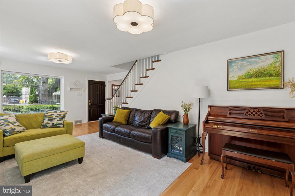609 Fariston Dr