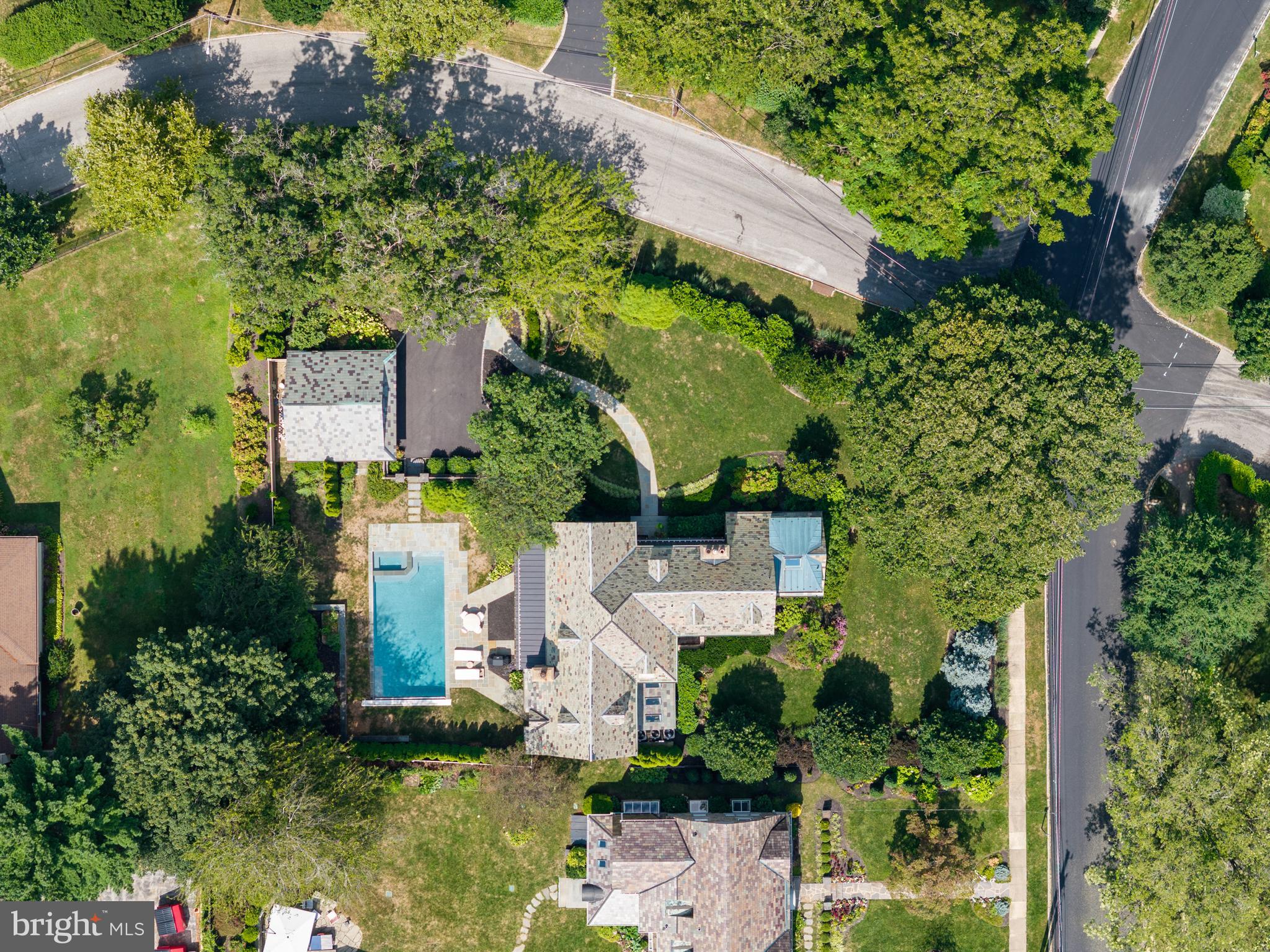 135 FISHERS ROAD