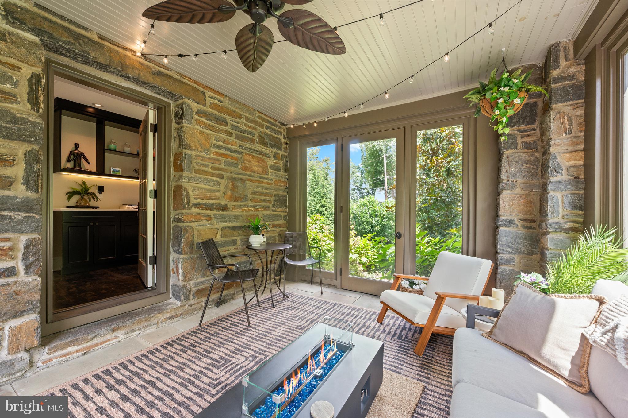 135 FISHERS ROAD