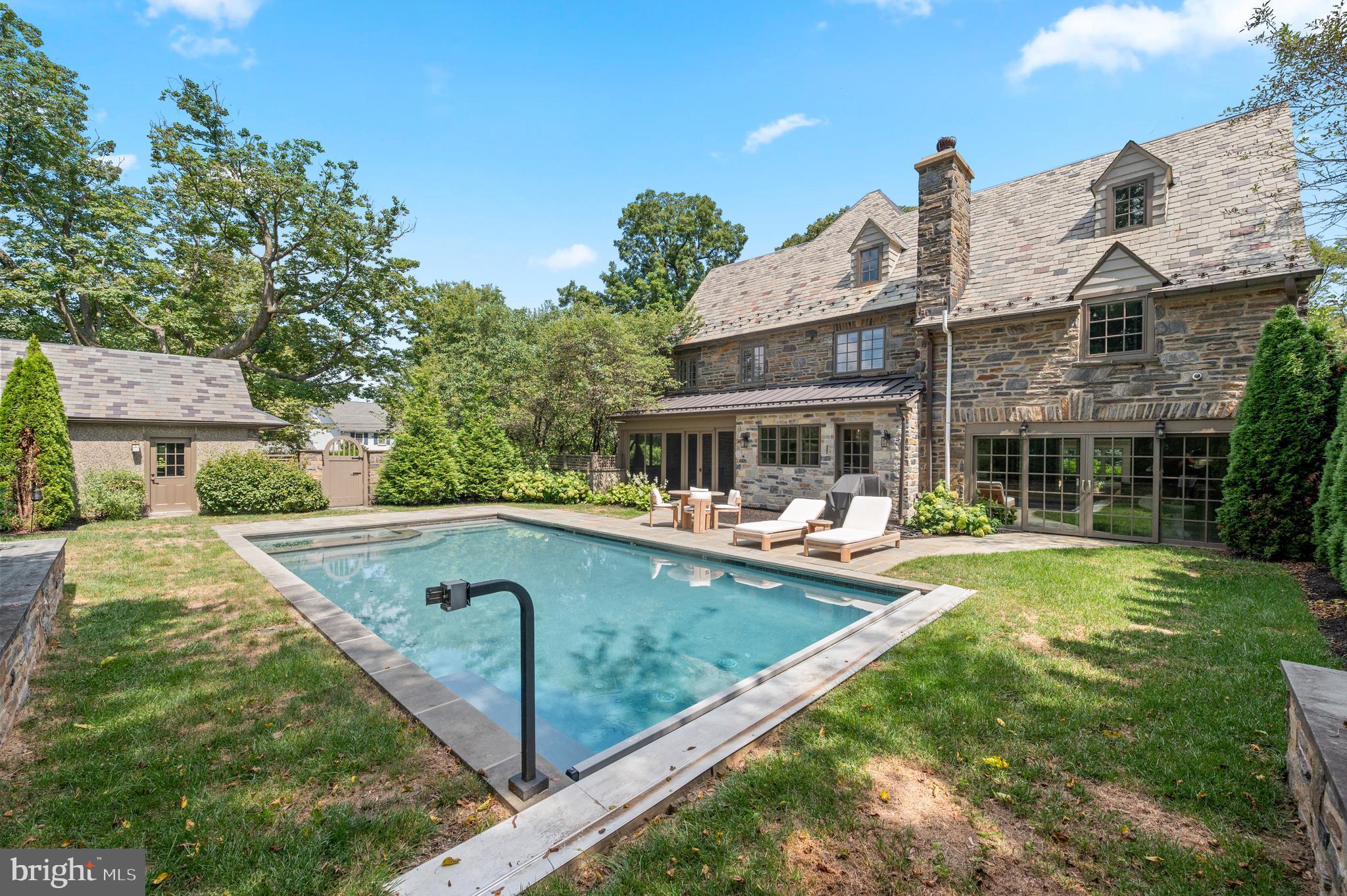 135 FISHERS ROAD