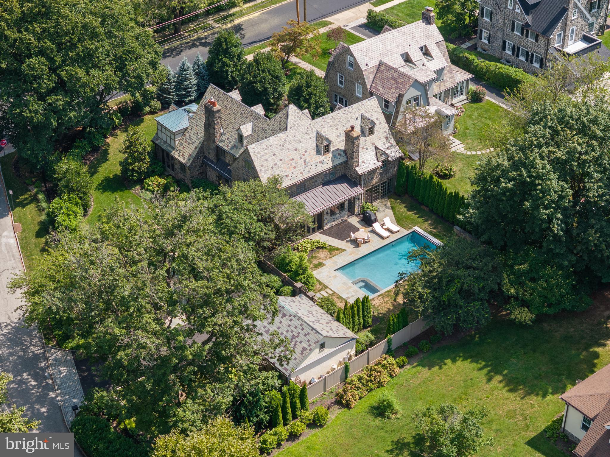 135 FISHERS ROAD