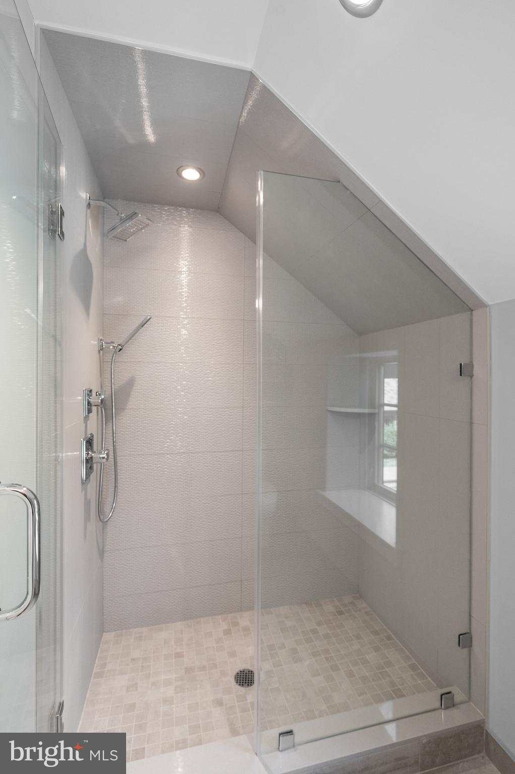 135 FISHERS ROAD
