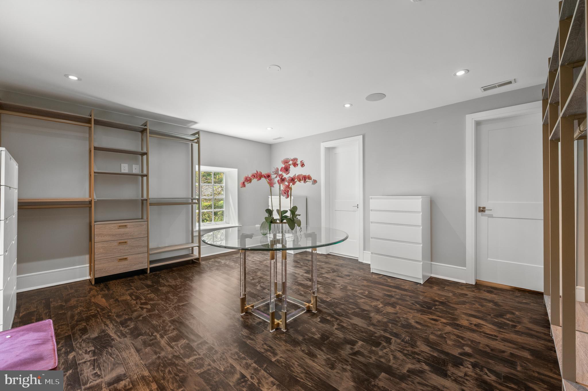 135 FISHERS ROAD