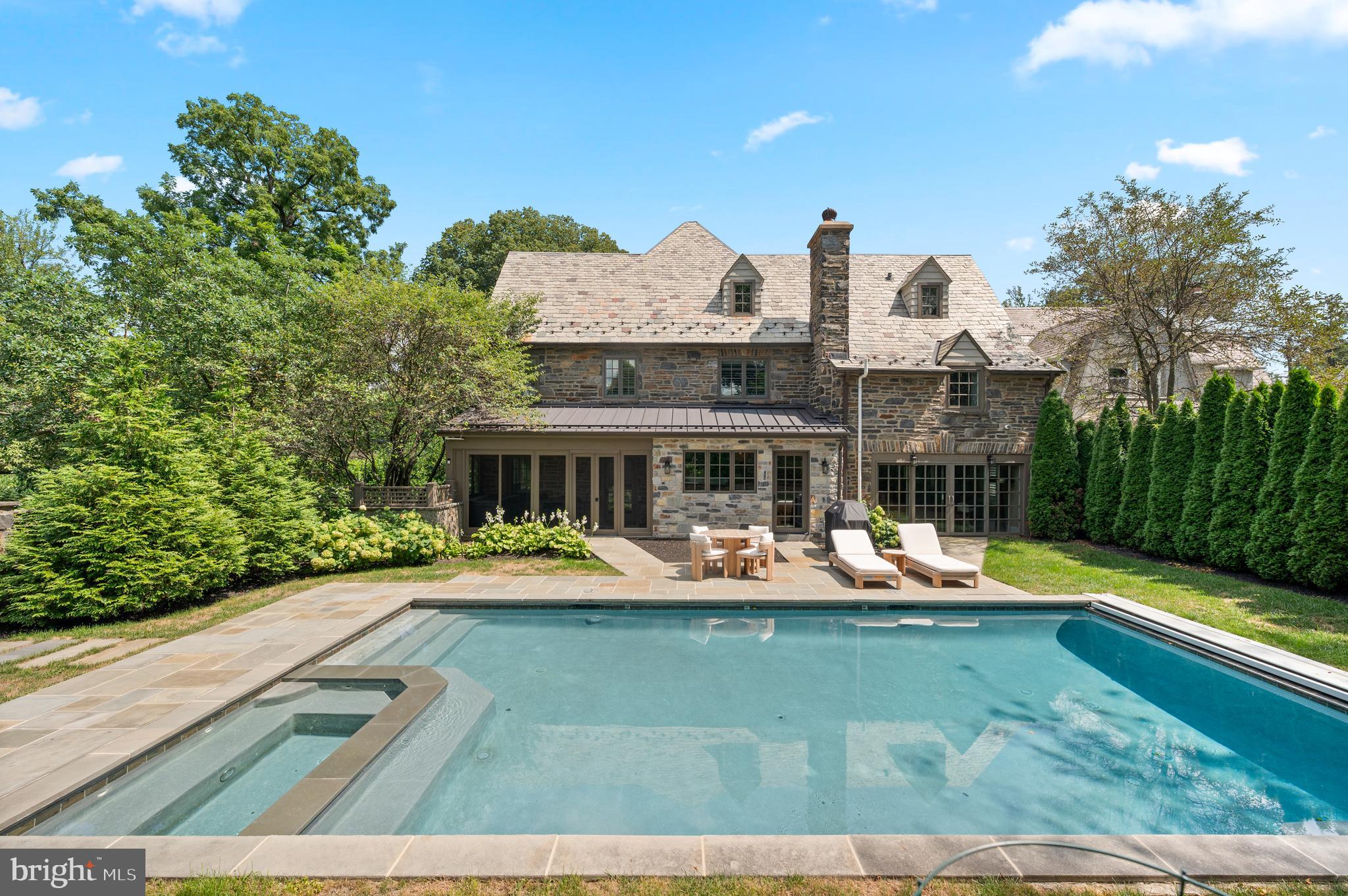 135 FISHERS ROAD