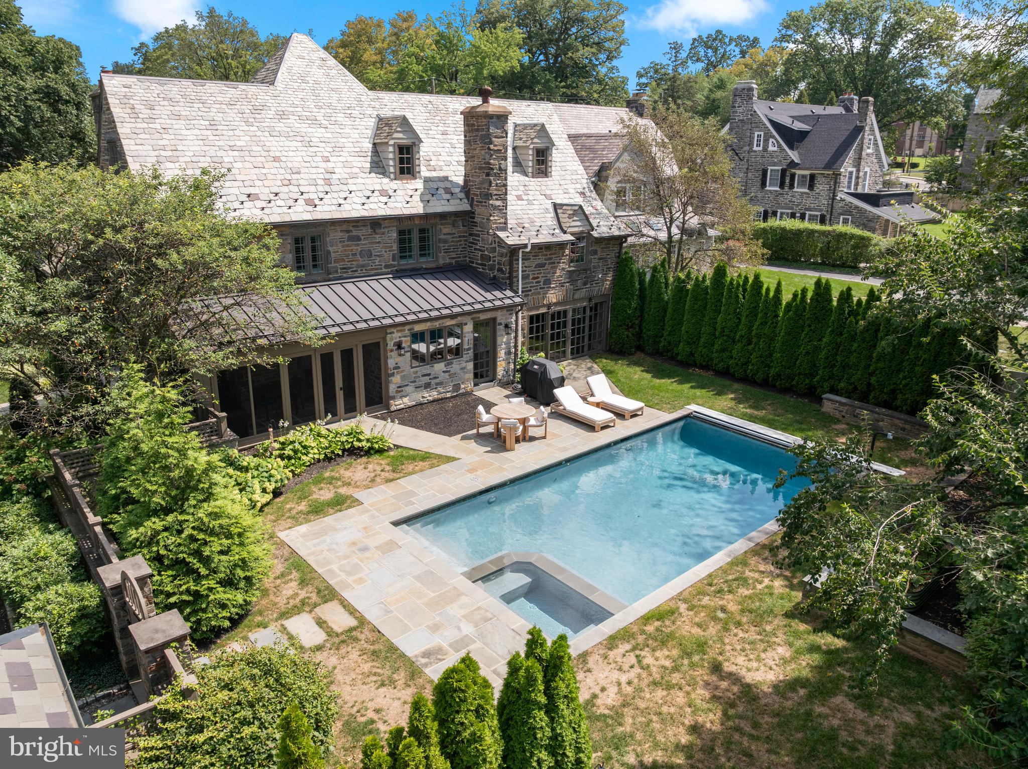 135 FISHERS ROAD
