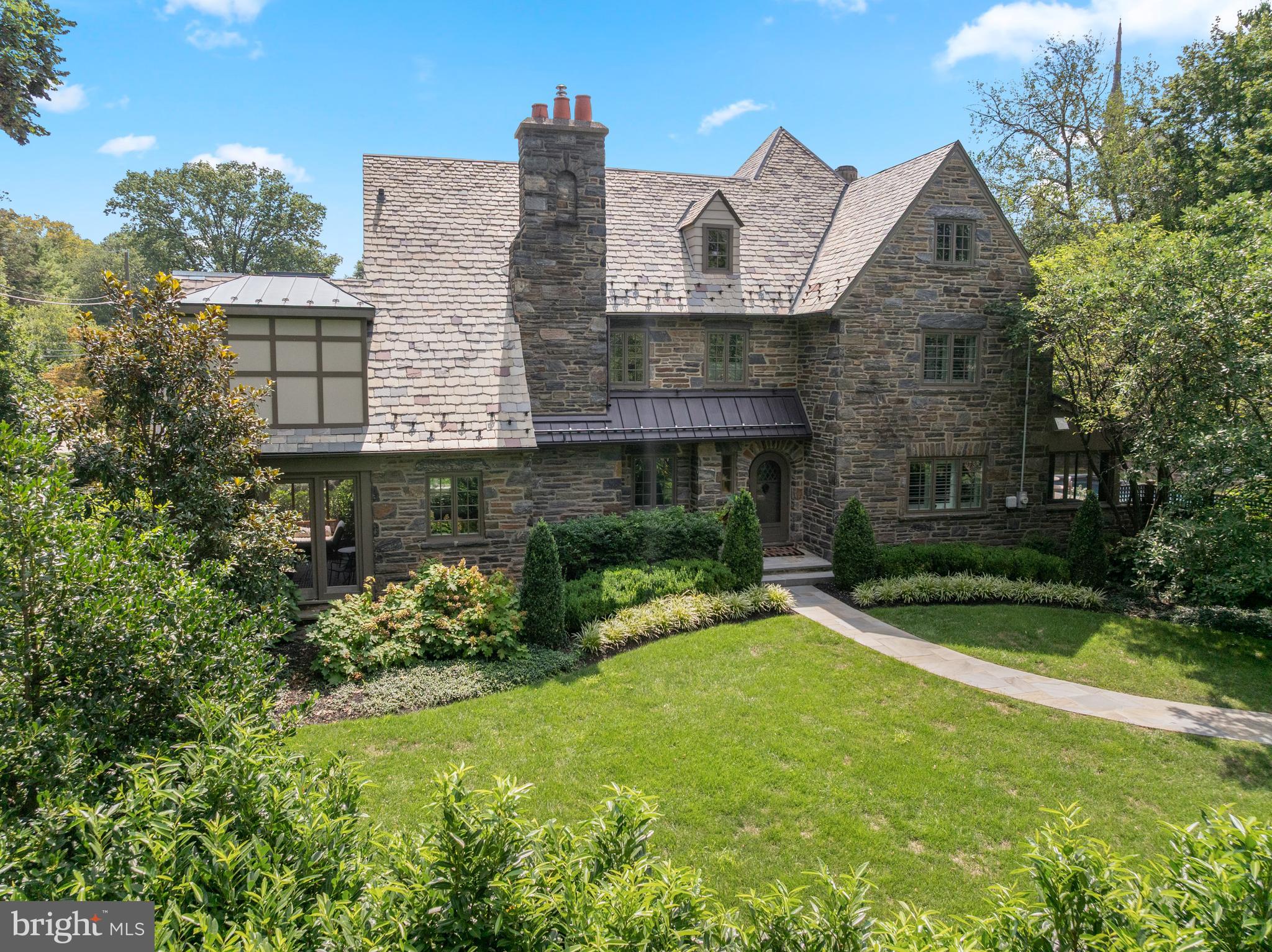 135 FISHERS ROAD