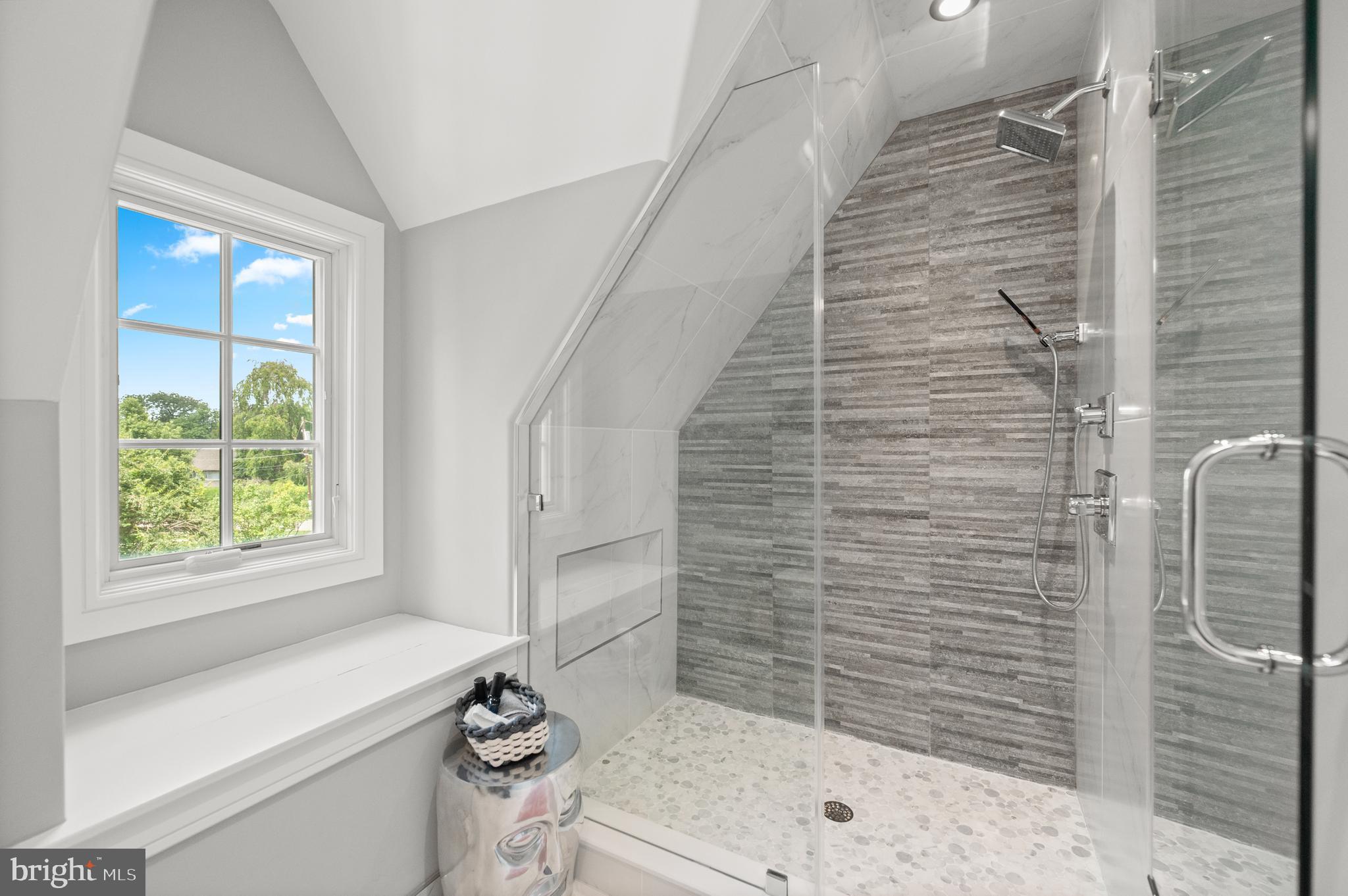 135 FISHERS ROAD