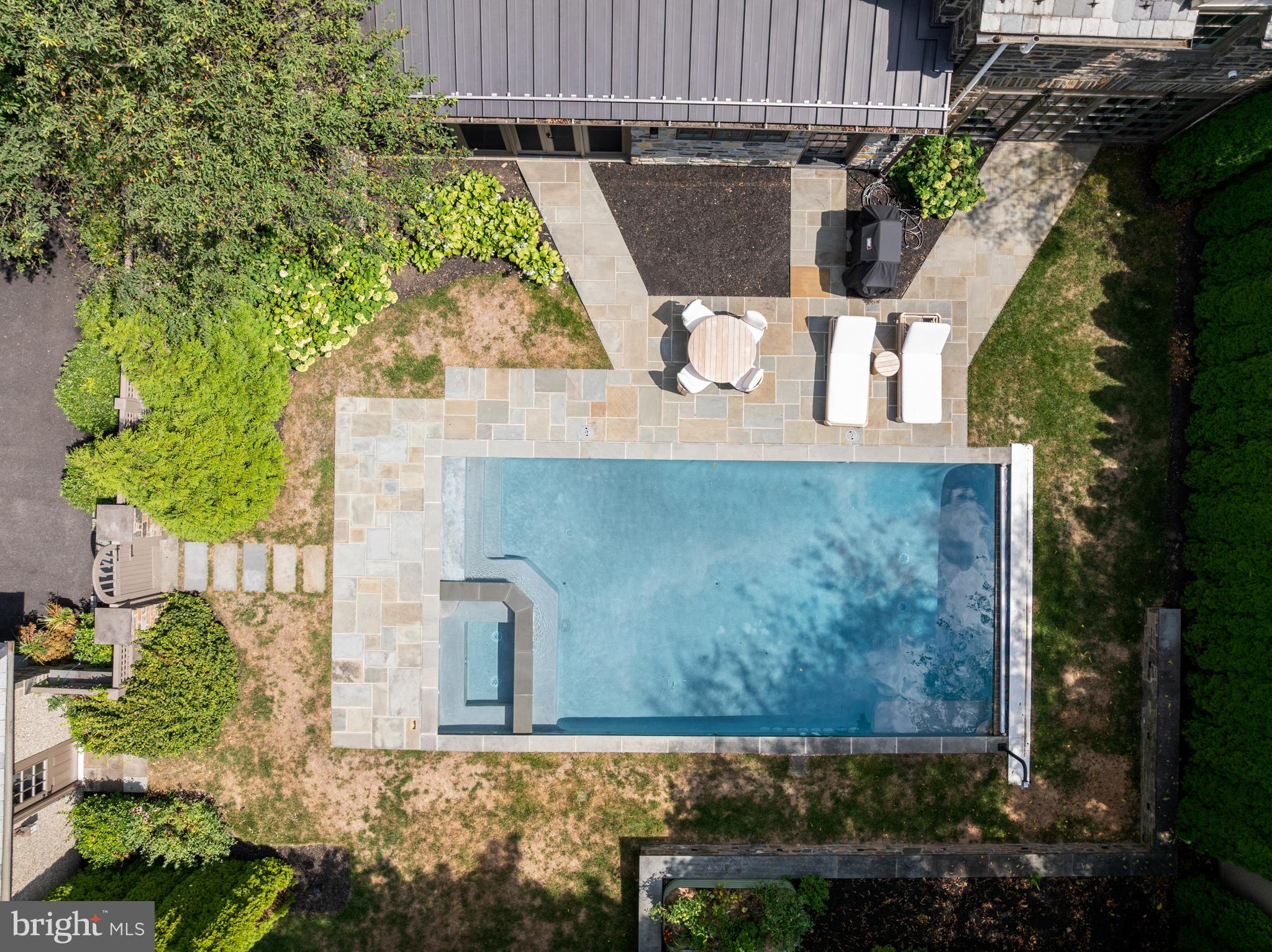 135 FISHERS ROAD