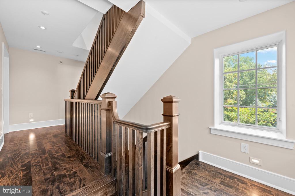 135 FISHERS ROAD