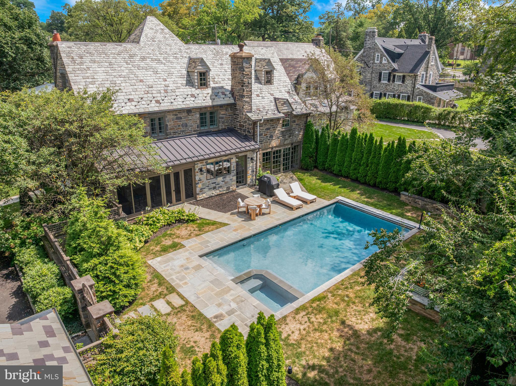 135 FISHERS ROAD