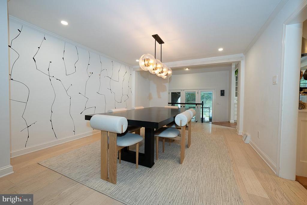 1119 WAVERLY ROAD