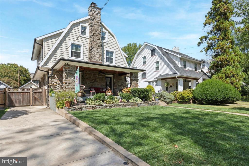 9 WOODSIDE AVENUE