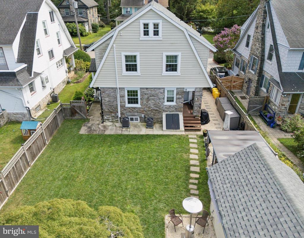 9 WOODSIDE AVENUE