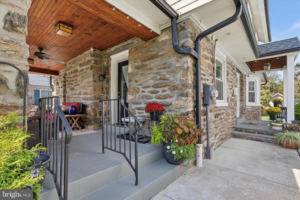 9 WOODSIDE AVENUE