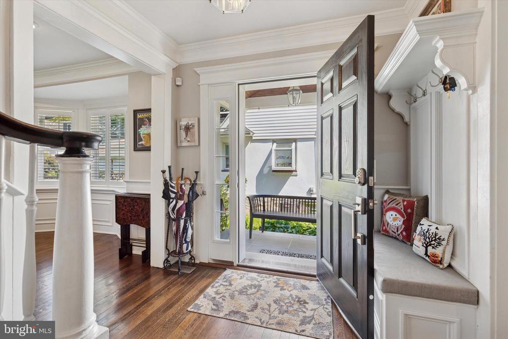 9 WOODSIDE AVENUE