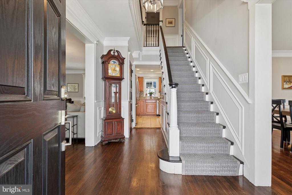 9 WOODSIDE AVENUE