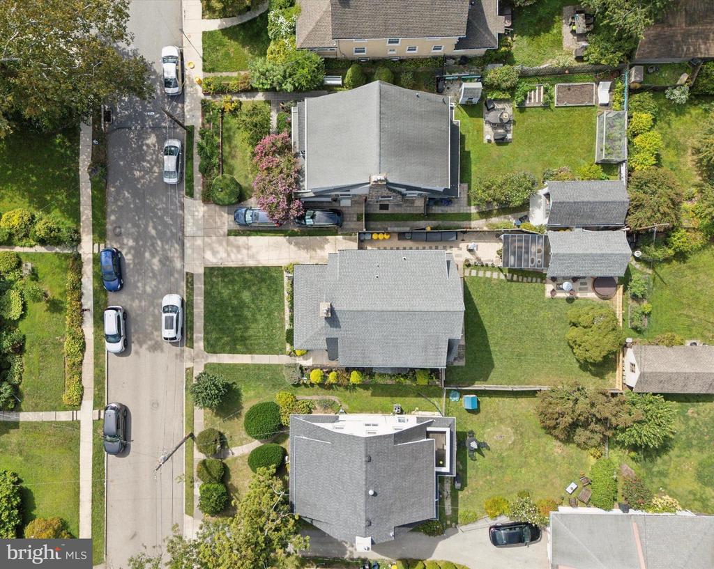 9 WOODSIDE AVENUE