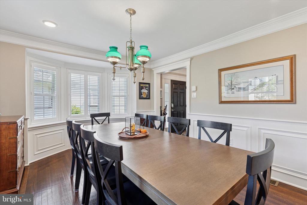 9 WOODSIDE AVENUE