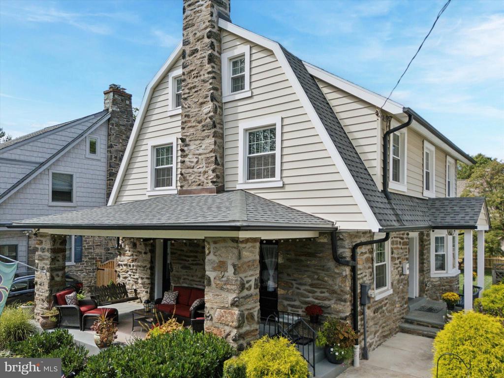 9 WOODSIDE AVENUE