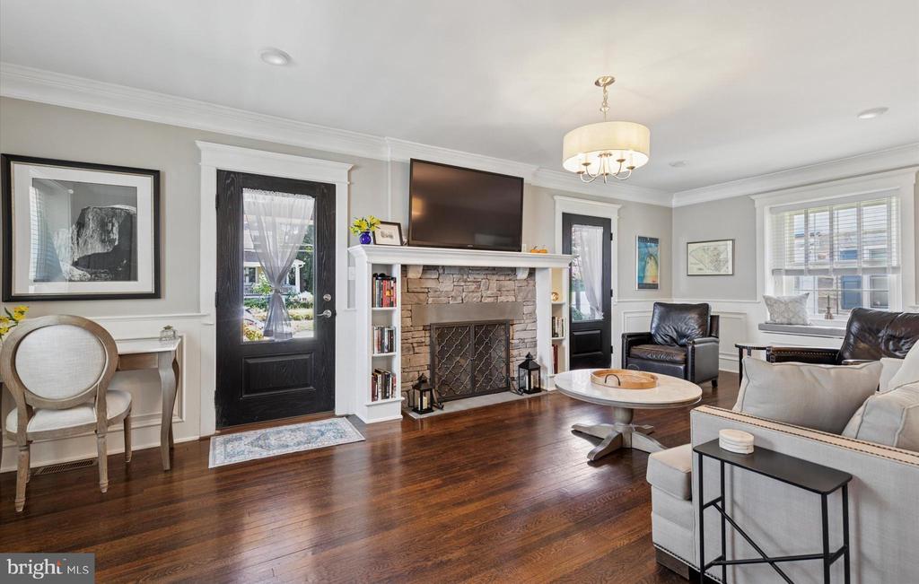 9 WOODSIDE AVENUE