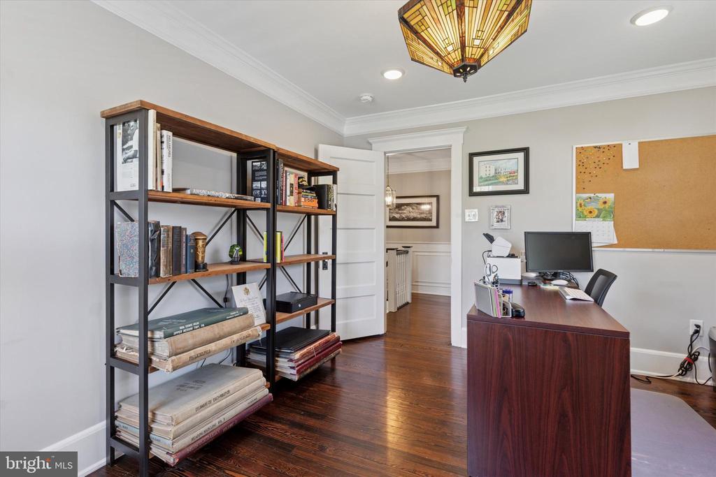 9 WOODSIDE AVENUE