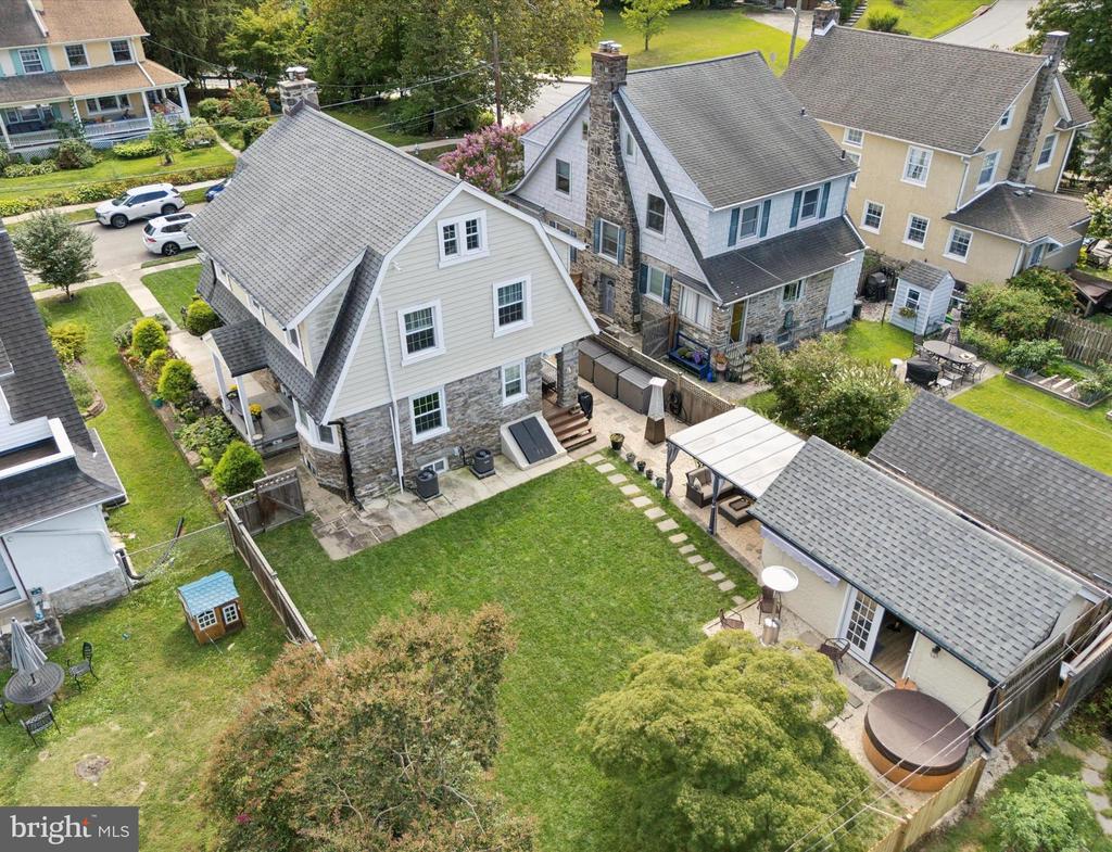 9 WOODSIDE AVENUE