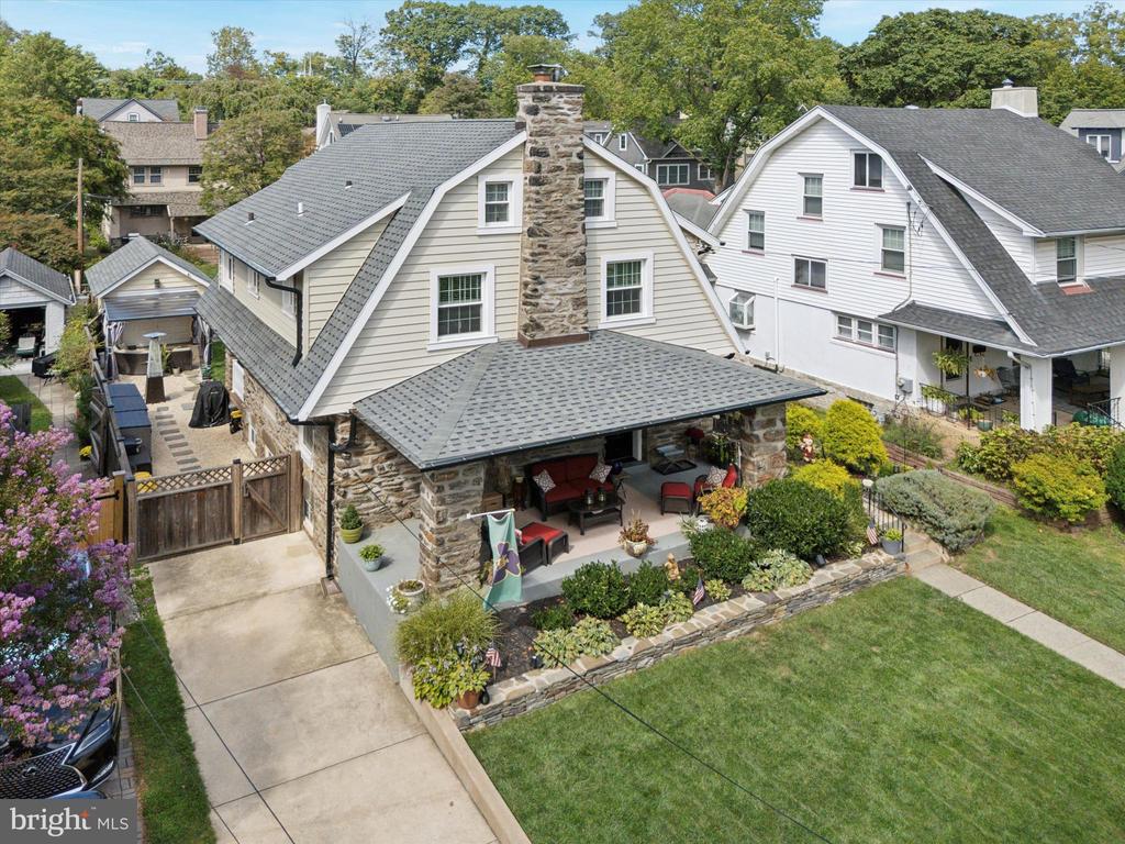 9 WOODSIDE AVENUE