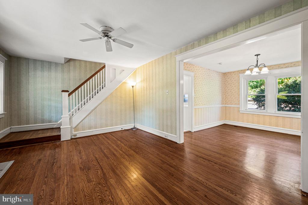 229 PARKSIDE LANE
