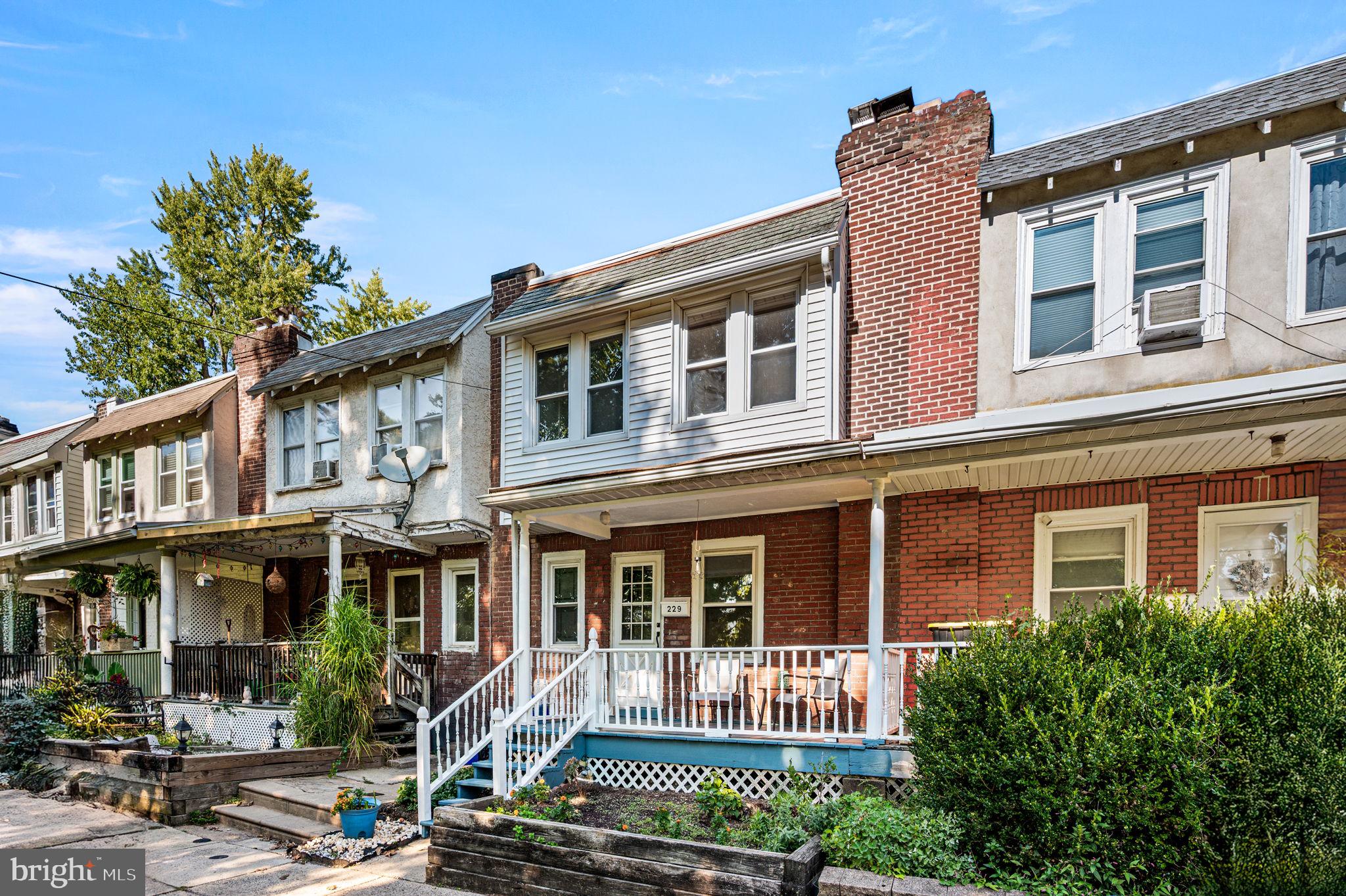 229 PARKSIDE LANE