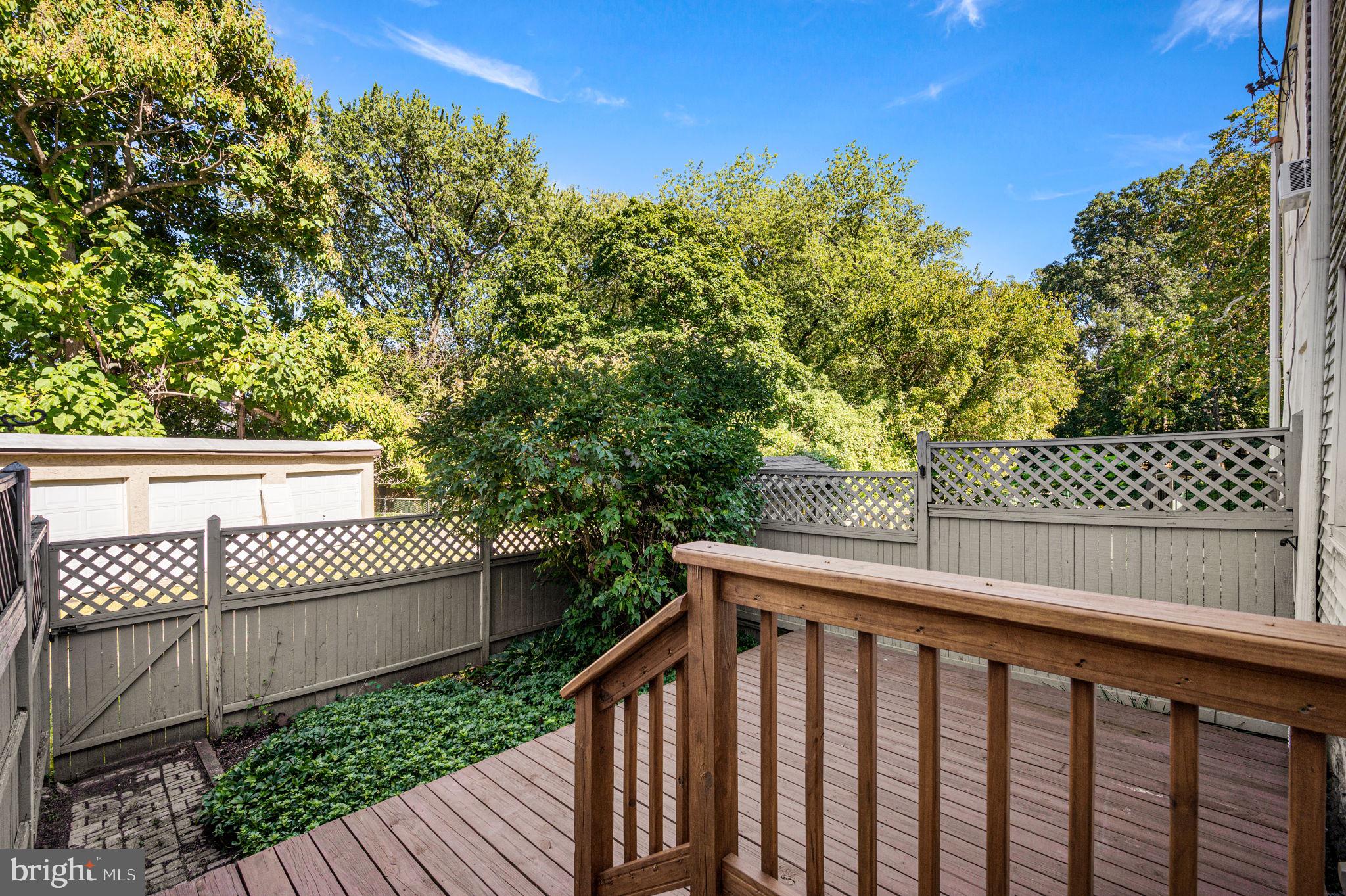 229 PARKSIDE LANE