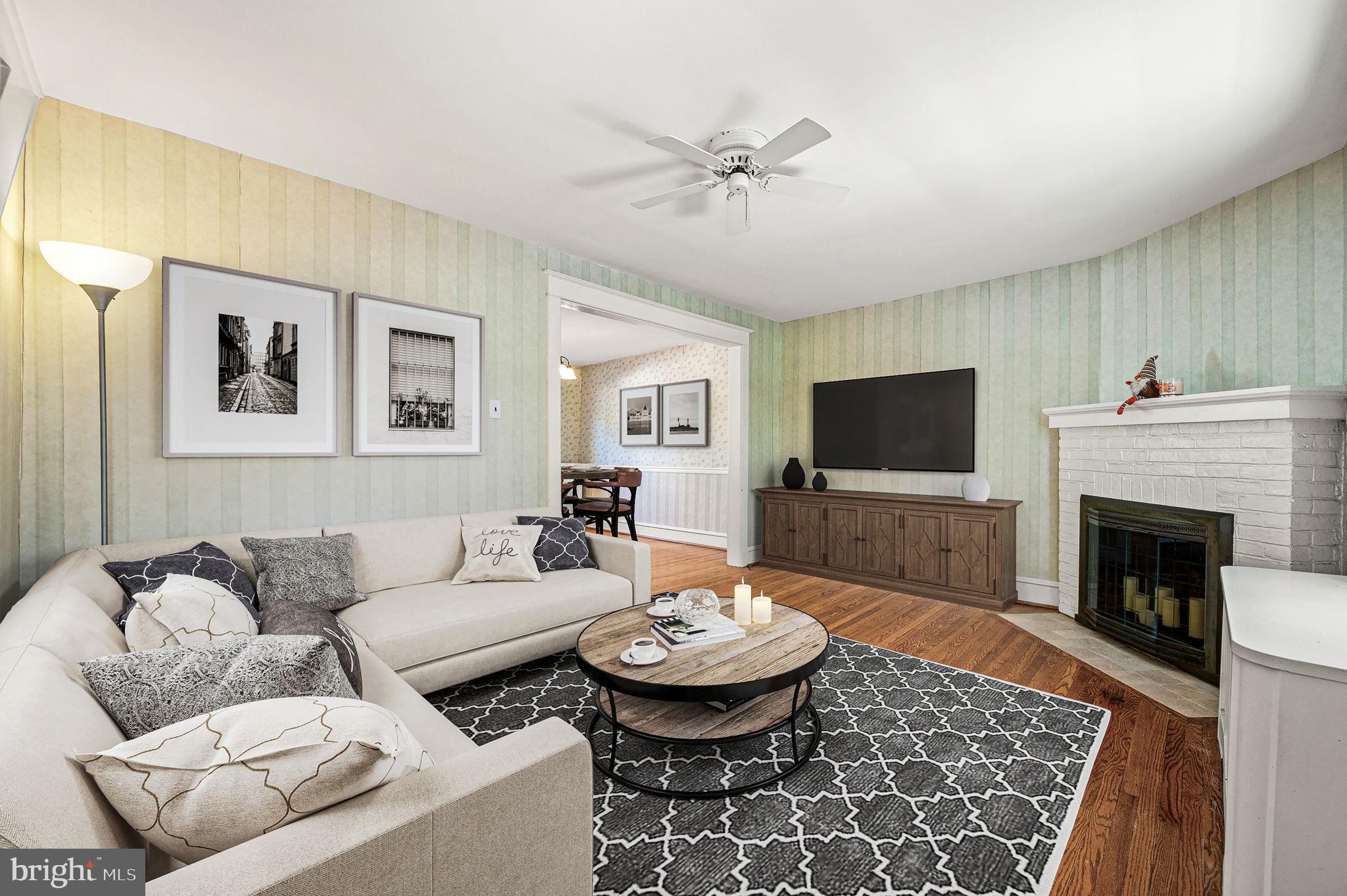 229 PARKSIDE LANE