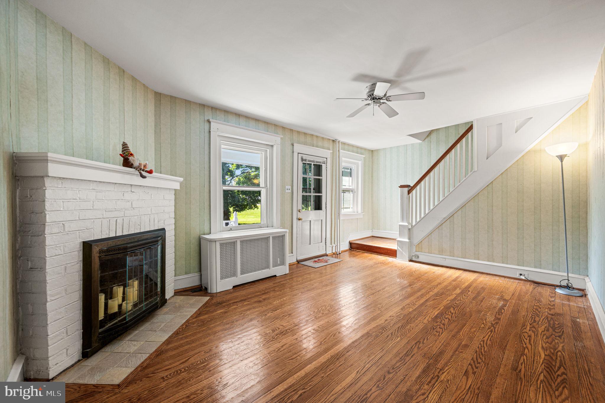 229 PARKSIDE LANE