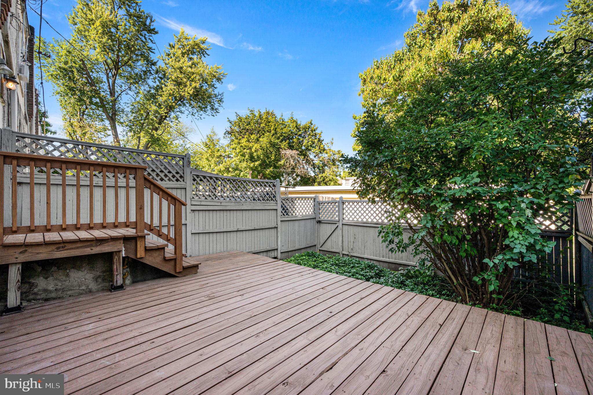 229 PARKSIDE LANE