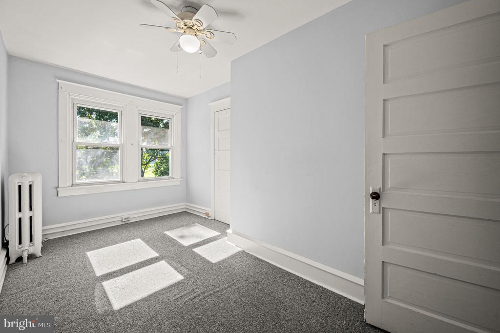 229 PARKSIDE LANE