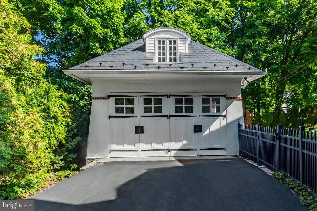 205 ROBERTS ROAD