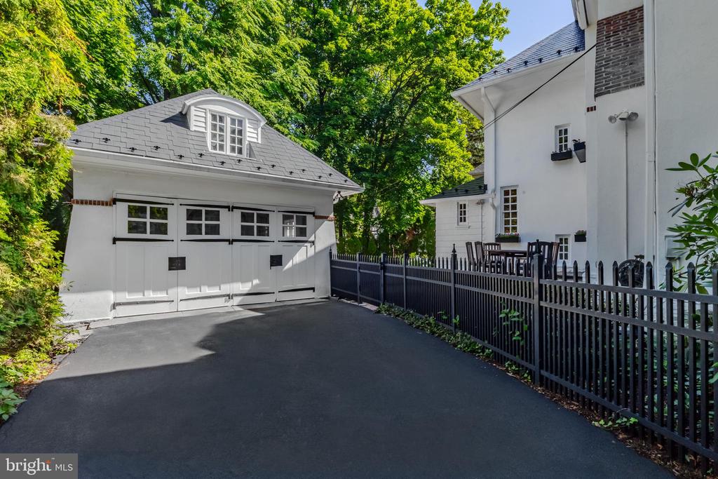 205 ROBERTS ROAD