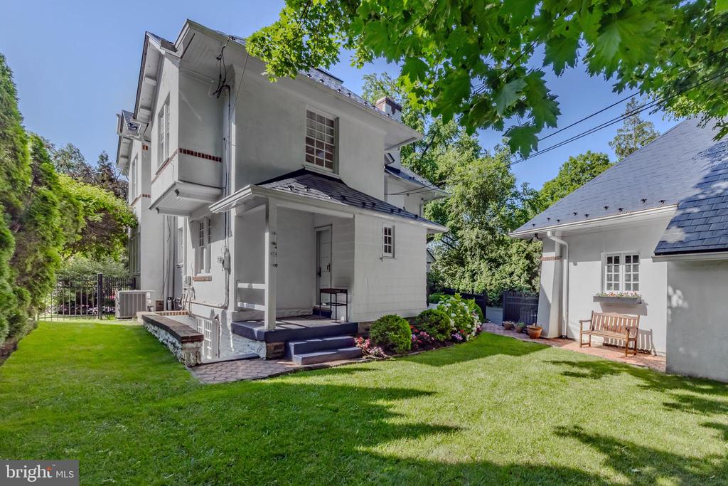 205 ROBERTS ROAD