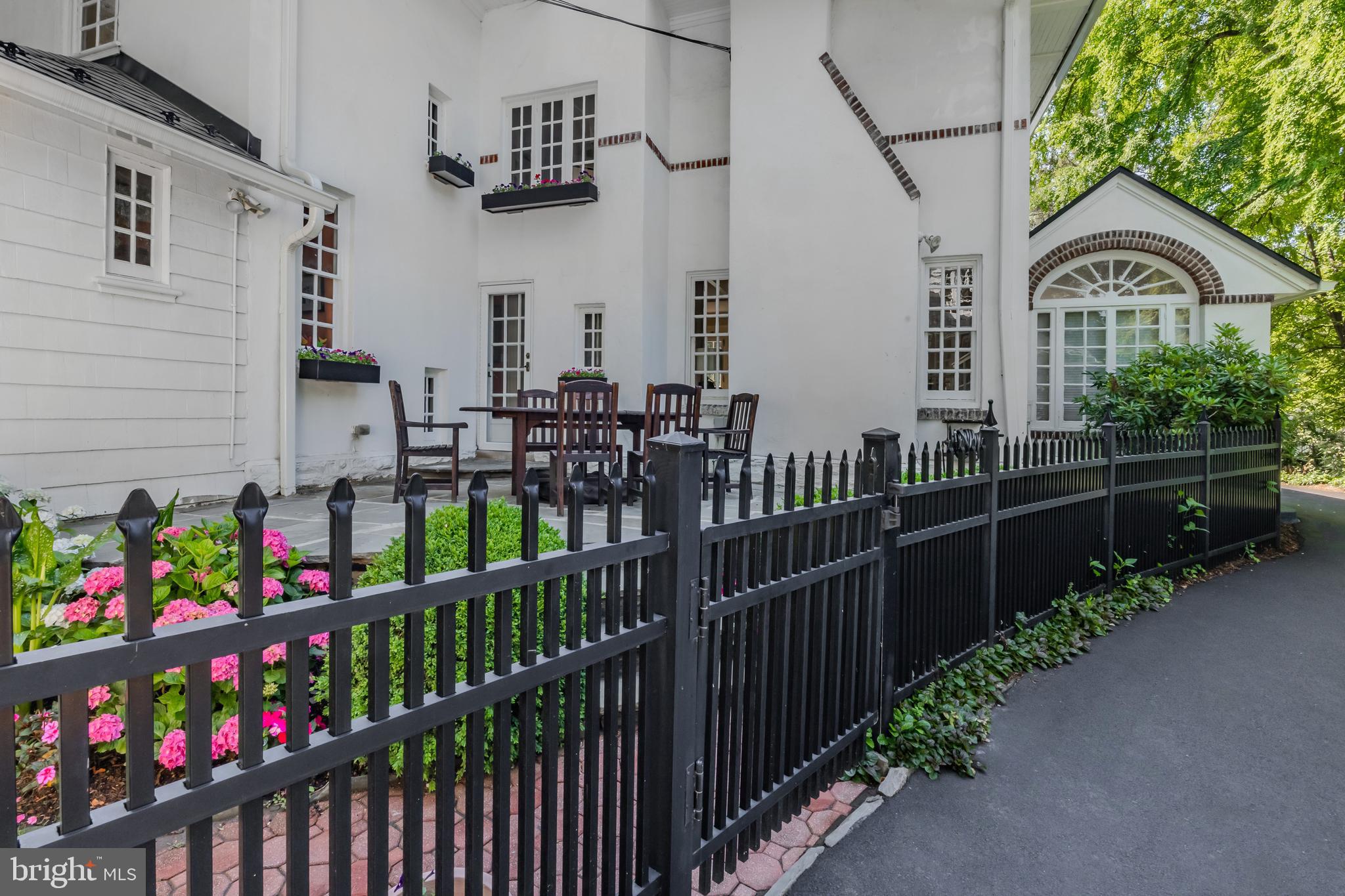 205 ROBERTS ROAD