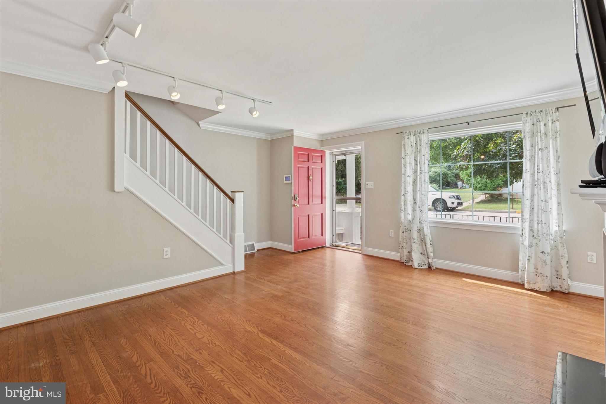 220 CEDAR AVENUE