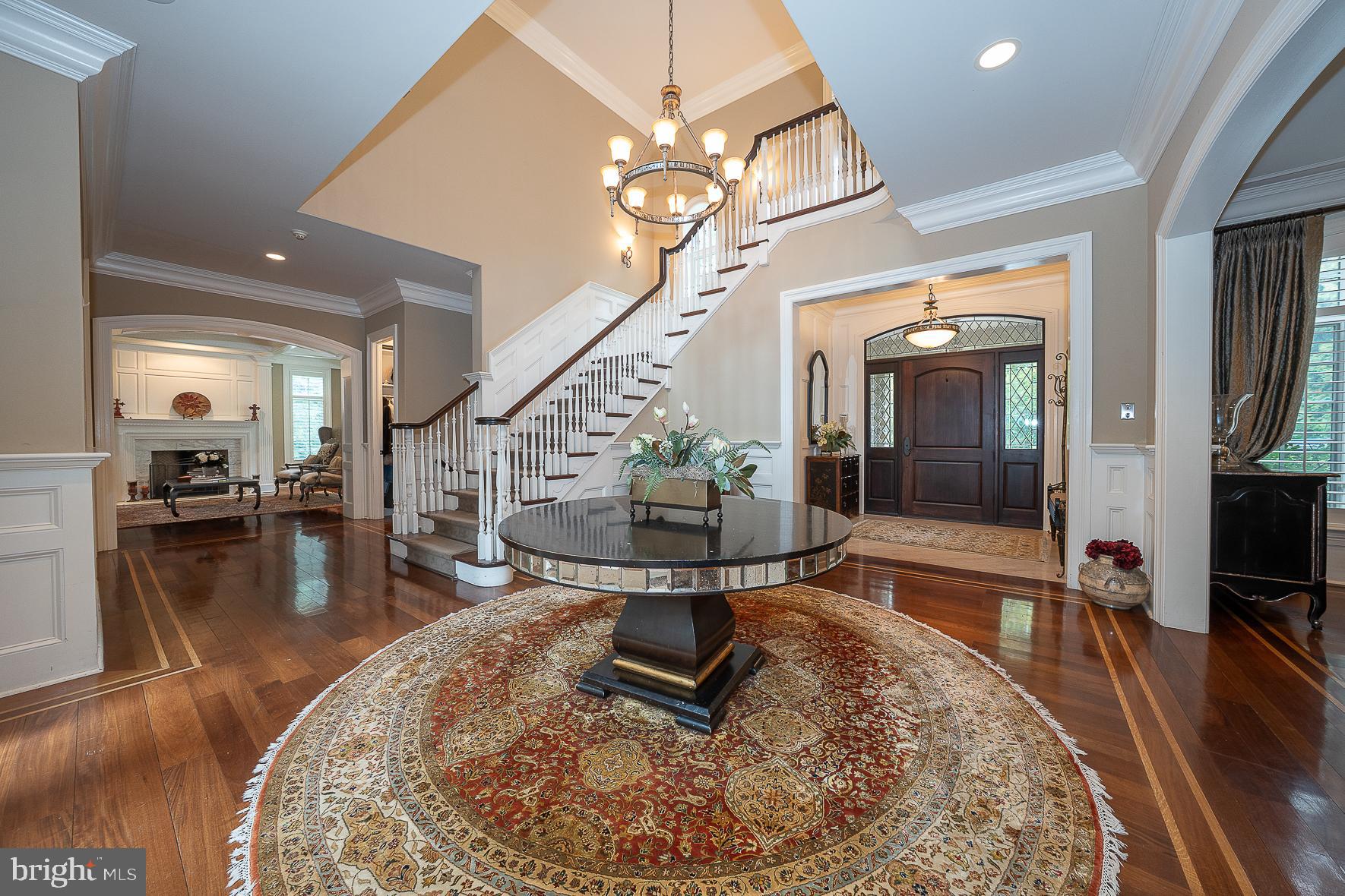 909 WAVERLY ROAD