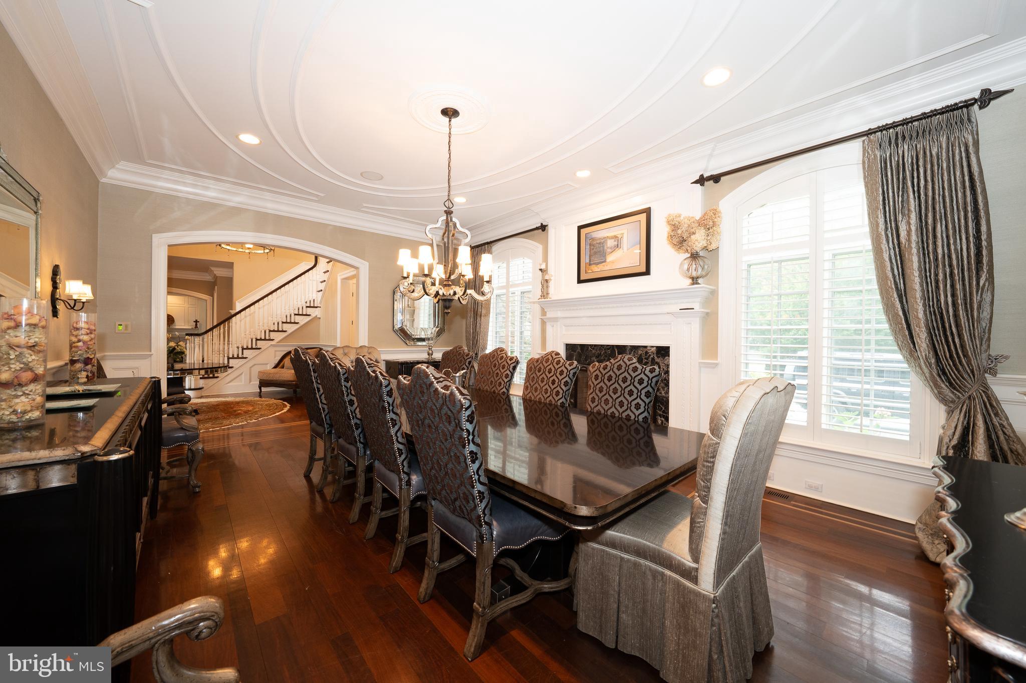909 WAVERLY ROAD