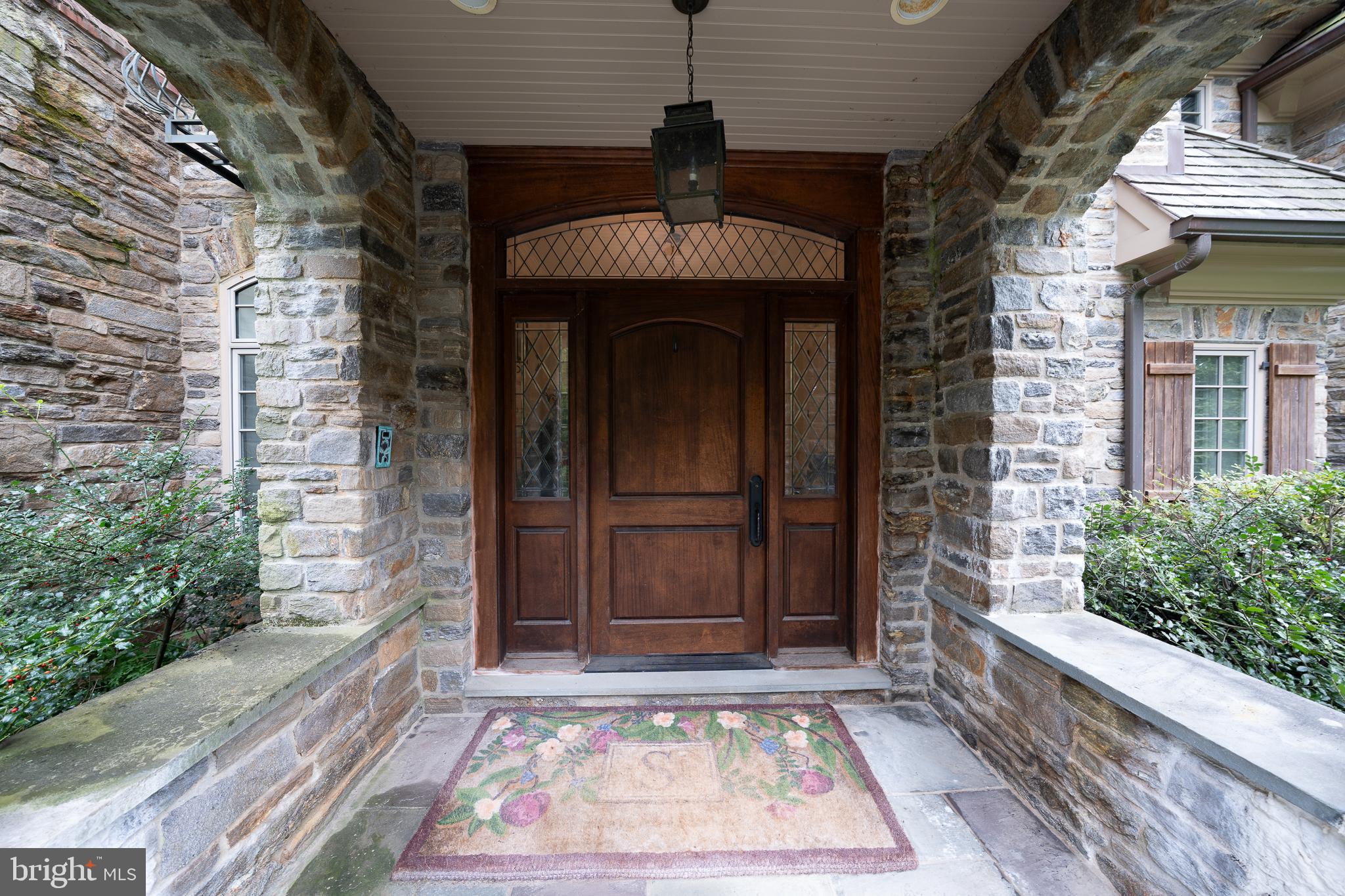 909 WAVERLY ROAD