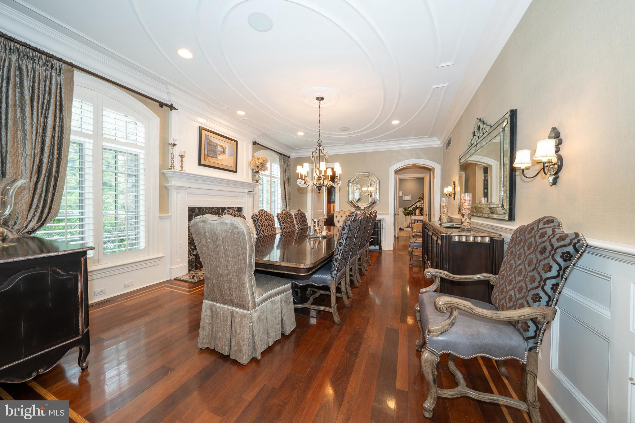 909 WAVERLY ROAD