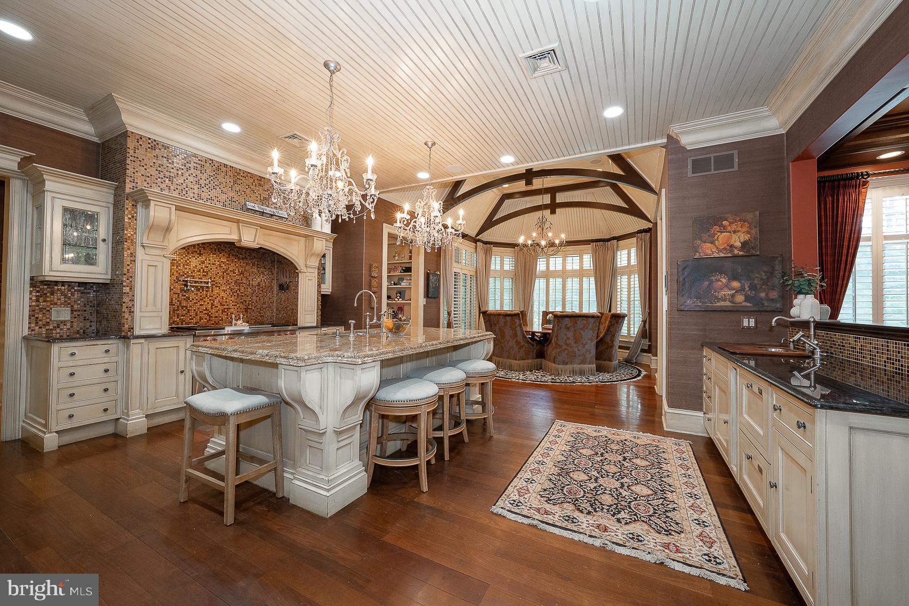 909 WAVERLY ROAD