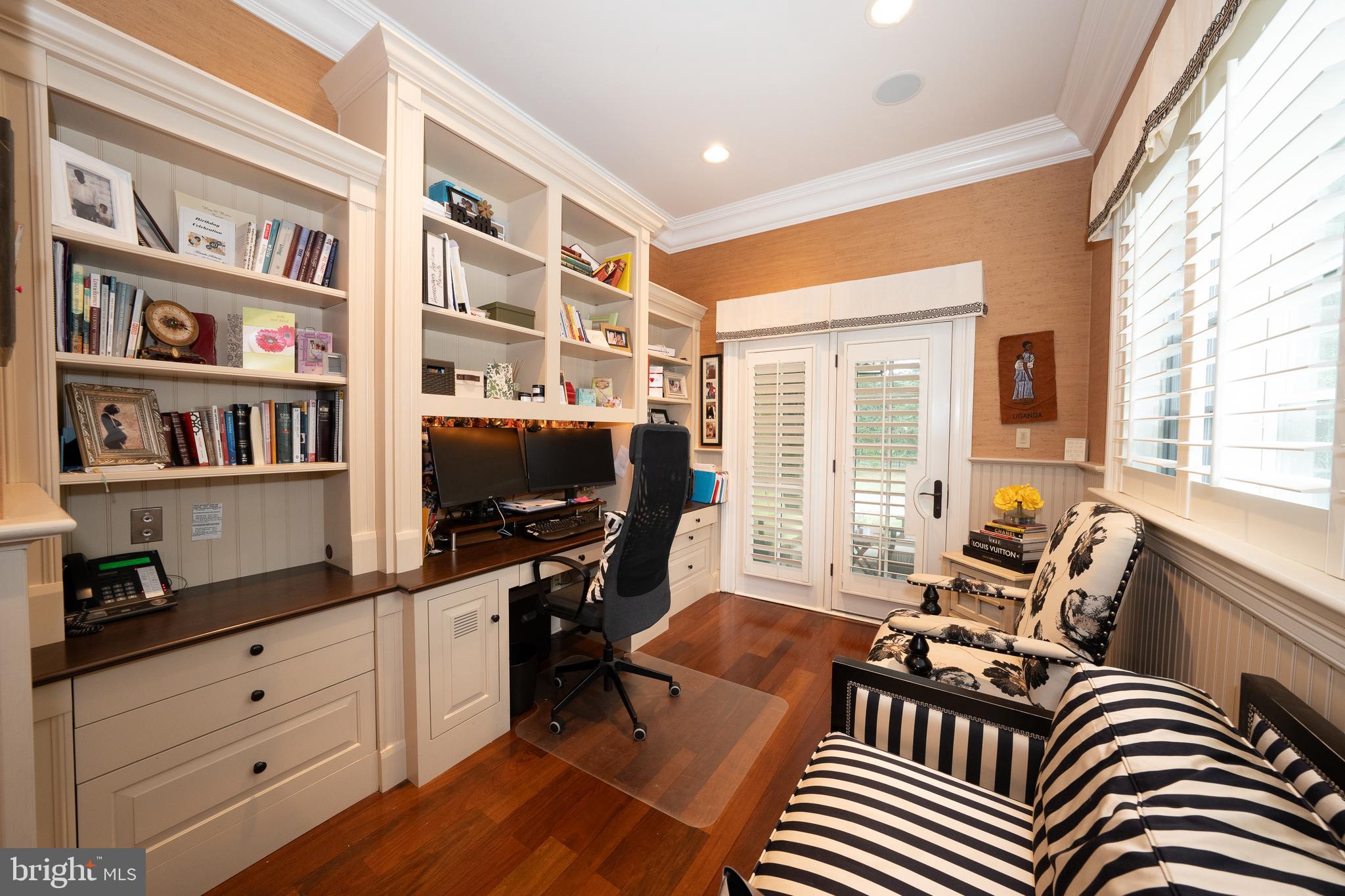 909 WAVERLY ROAD