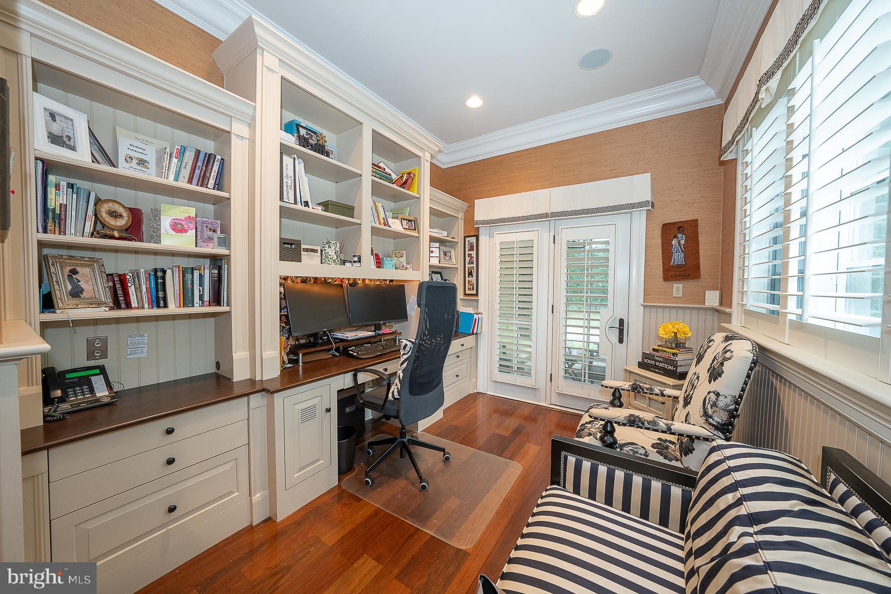 909 WAVERLY ROAD